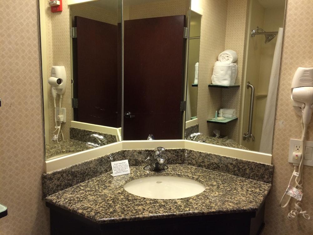 Comfort Inn & Suites Laguardia Airport Нью-Йорк Экстерьер фото