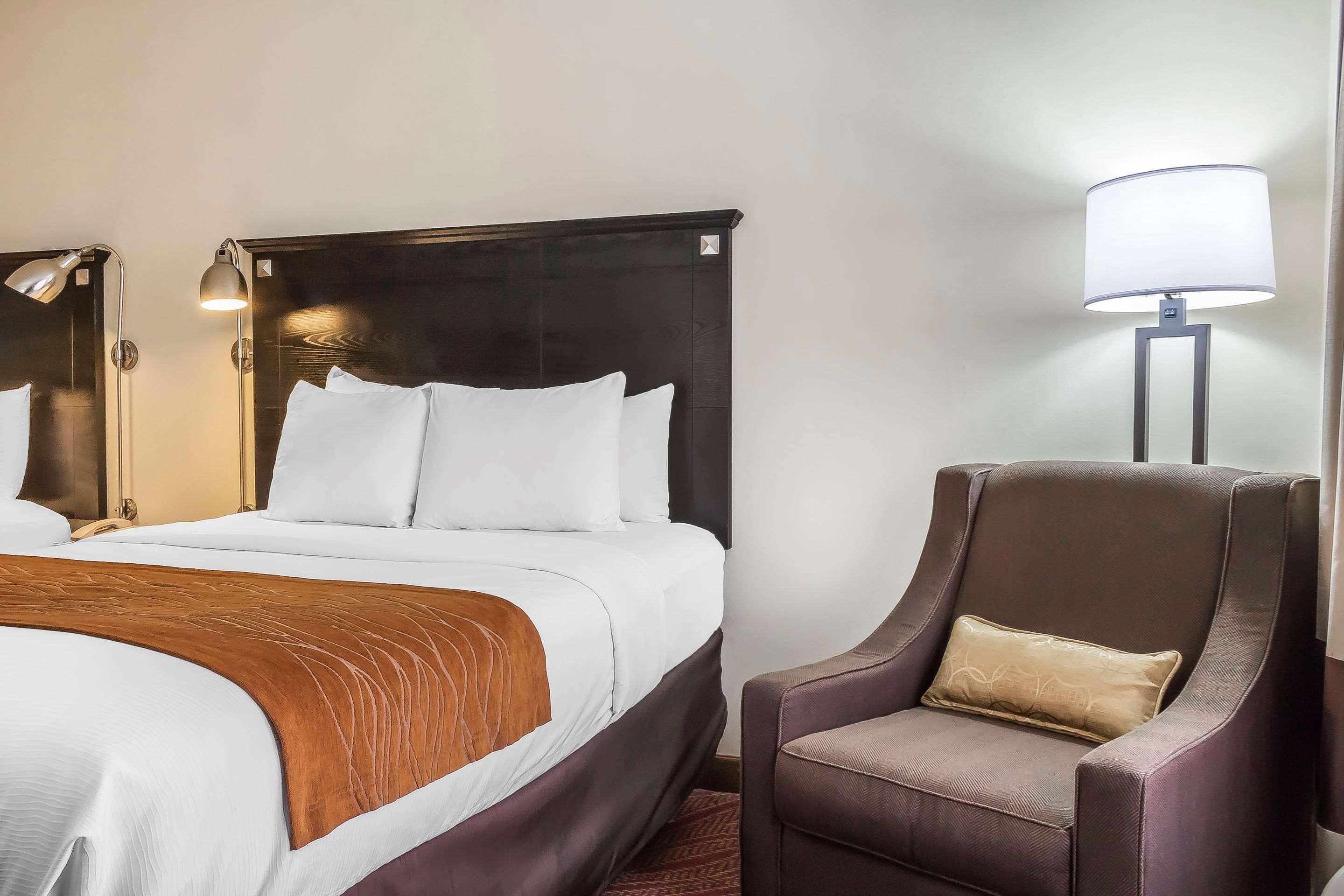 Comfort Inn & Suites Laguardia Airport Нью-Йорк Экстерьер фото