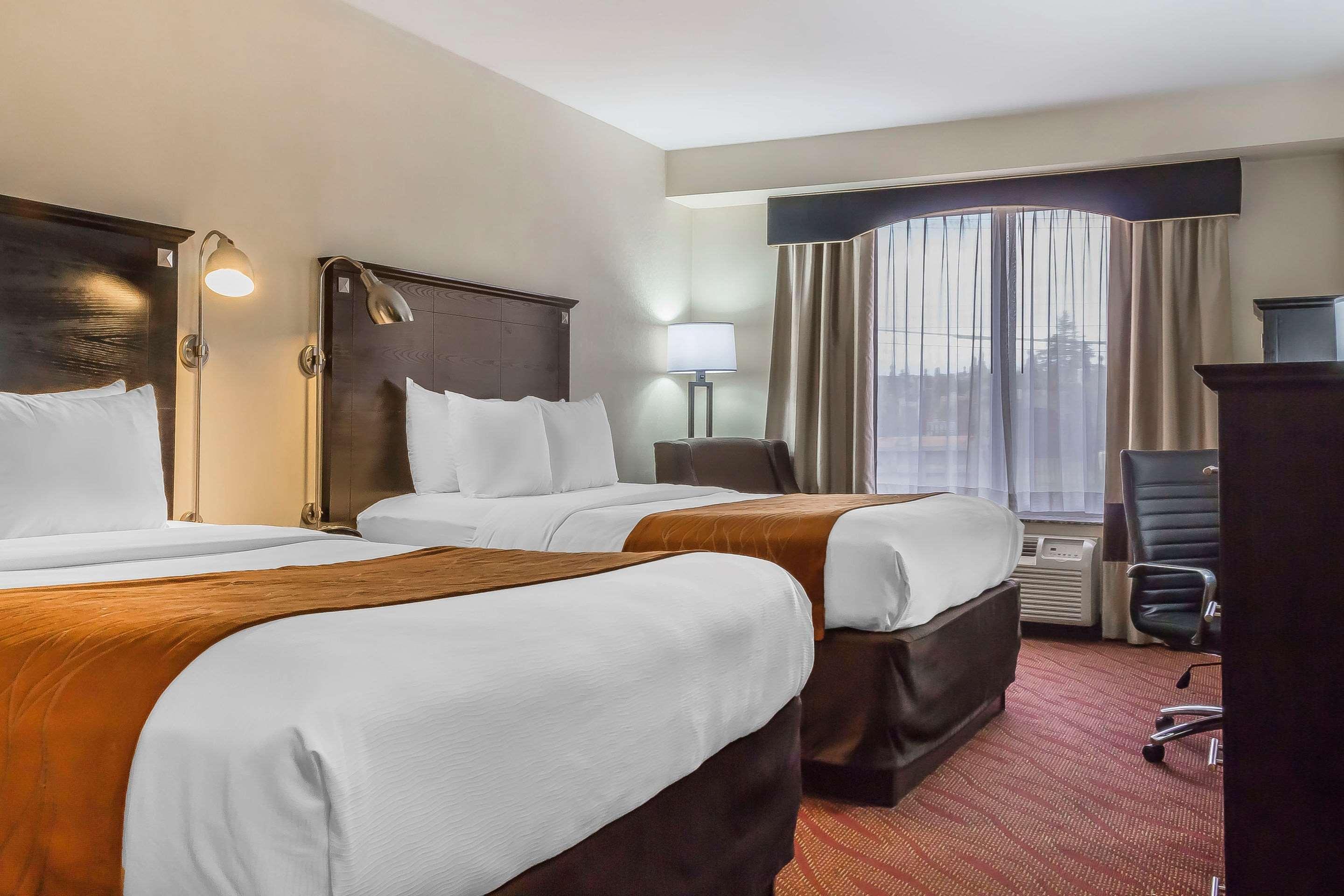 Comfort Inn & Suites Laguardia Airport Нью-Йорк Экстерьер фото