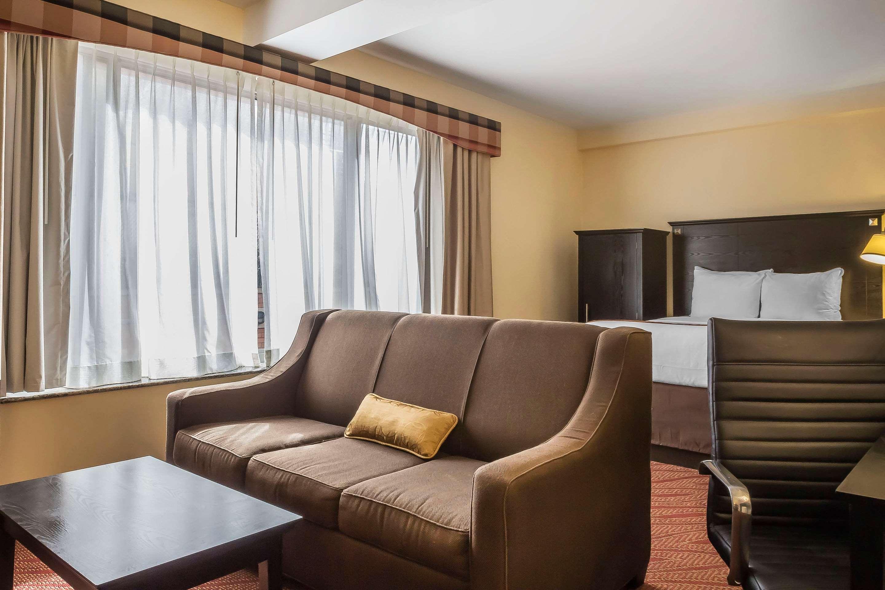 Comfort Inn & Suites Laguardia Airport Нью-Йорк Экстерьер фото