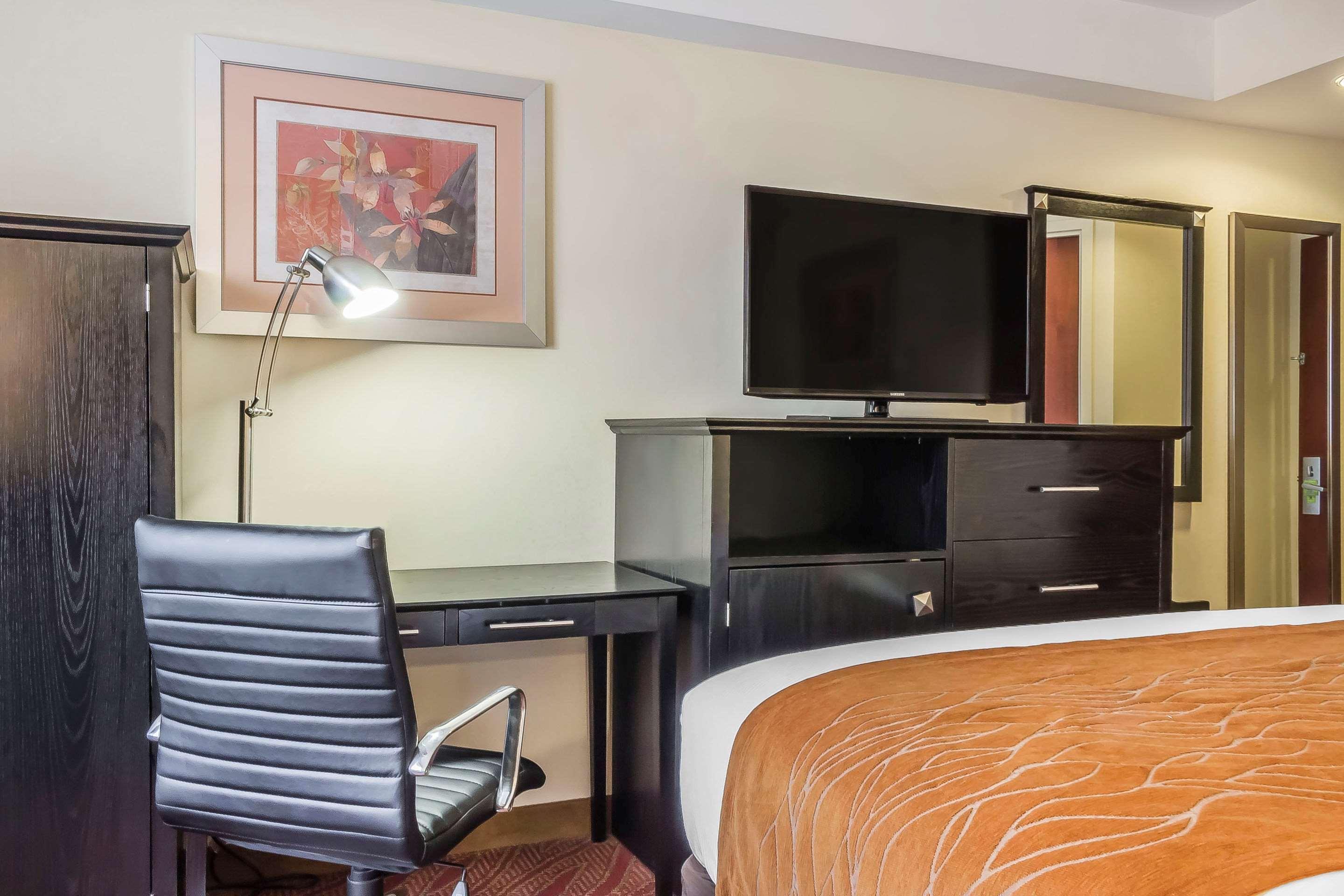 Comfort Inn & Suites Laguardia Airport Нью-Йорк Экстерьер фото