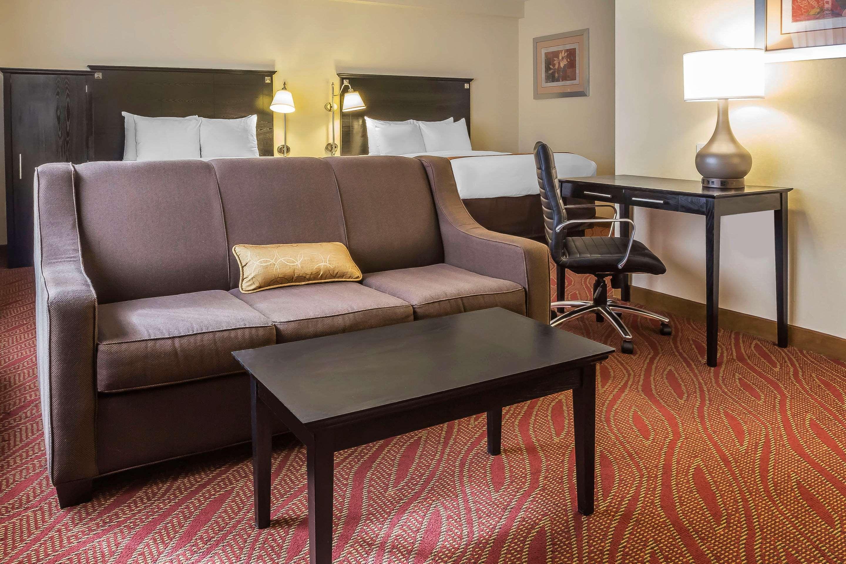 Comfort Inn & Suites Laguardia Airport Нью-Йорк Экстерьер фото