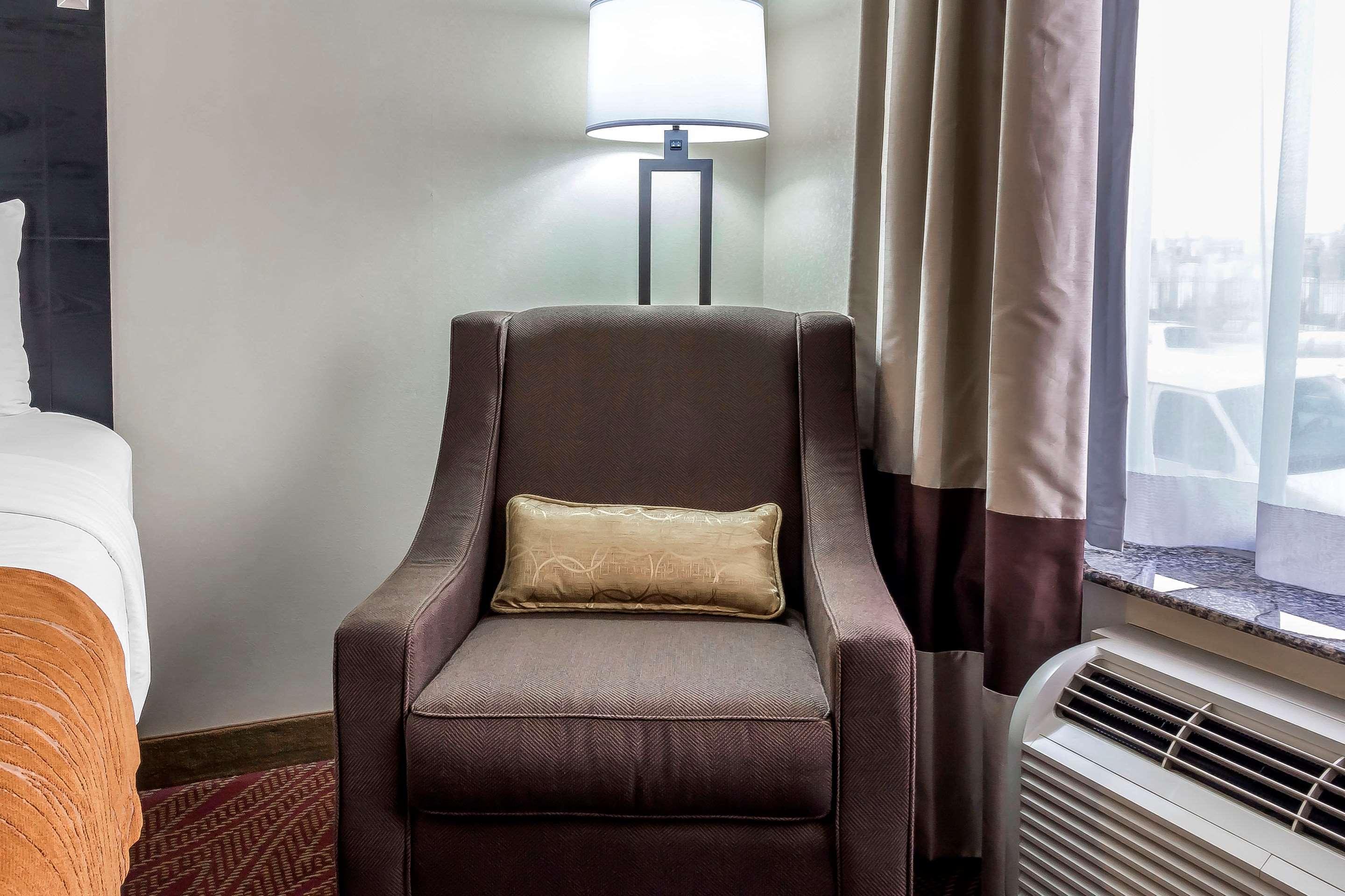 Comfort Inn & Suites Laguardia Airport Нью-Йорк Экстерьер фото