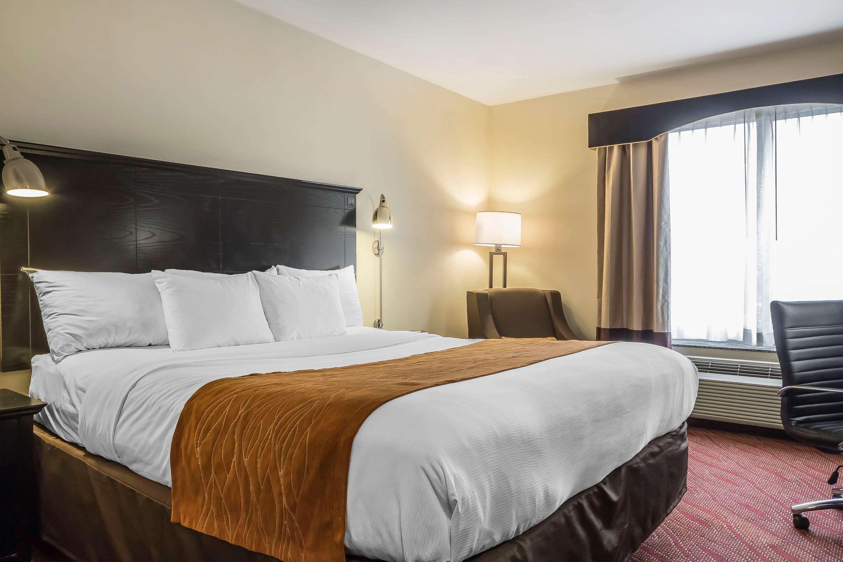 Comfort Inn & Suites Laguardia Airport Нью-Йорк Экстерьер фото