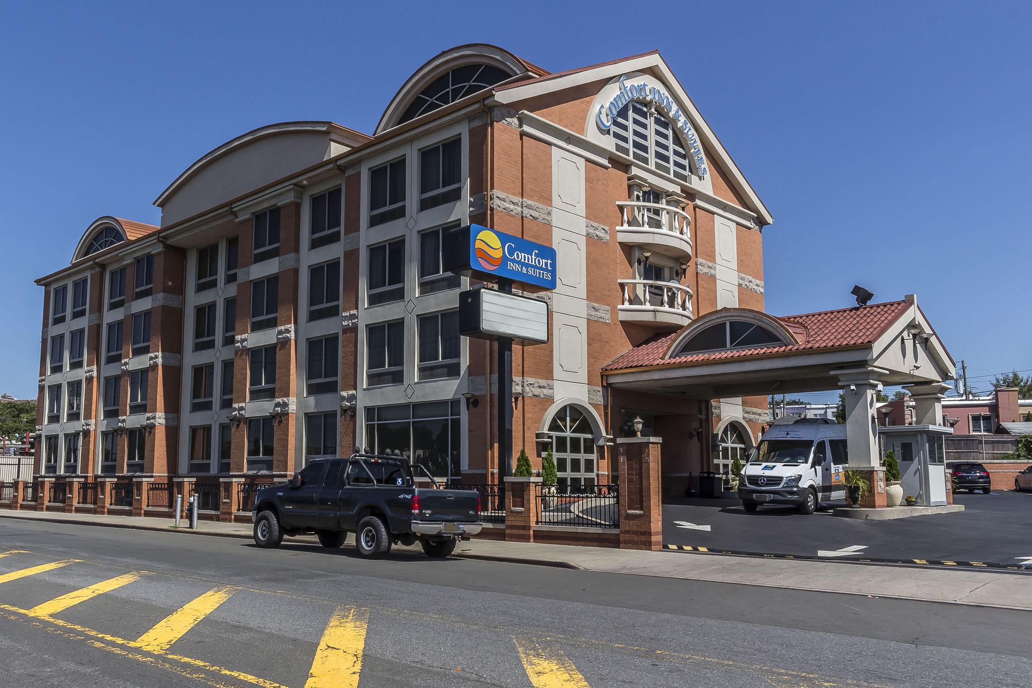 Comfort Inn & Suites Laguardia Airport Нью-Йорк Экстерьер фото