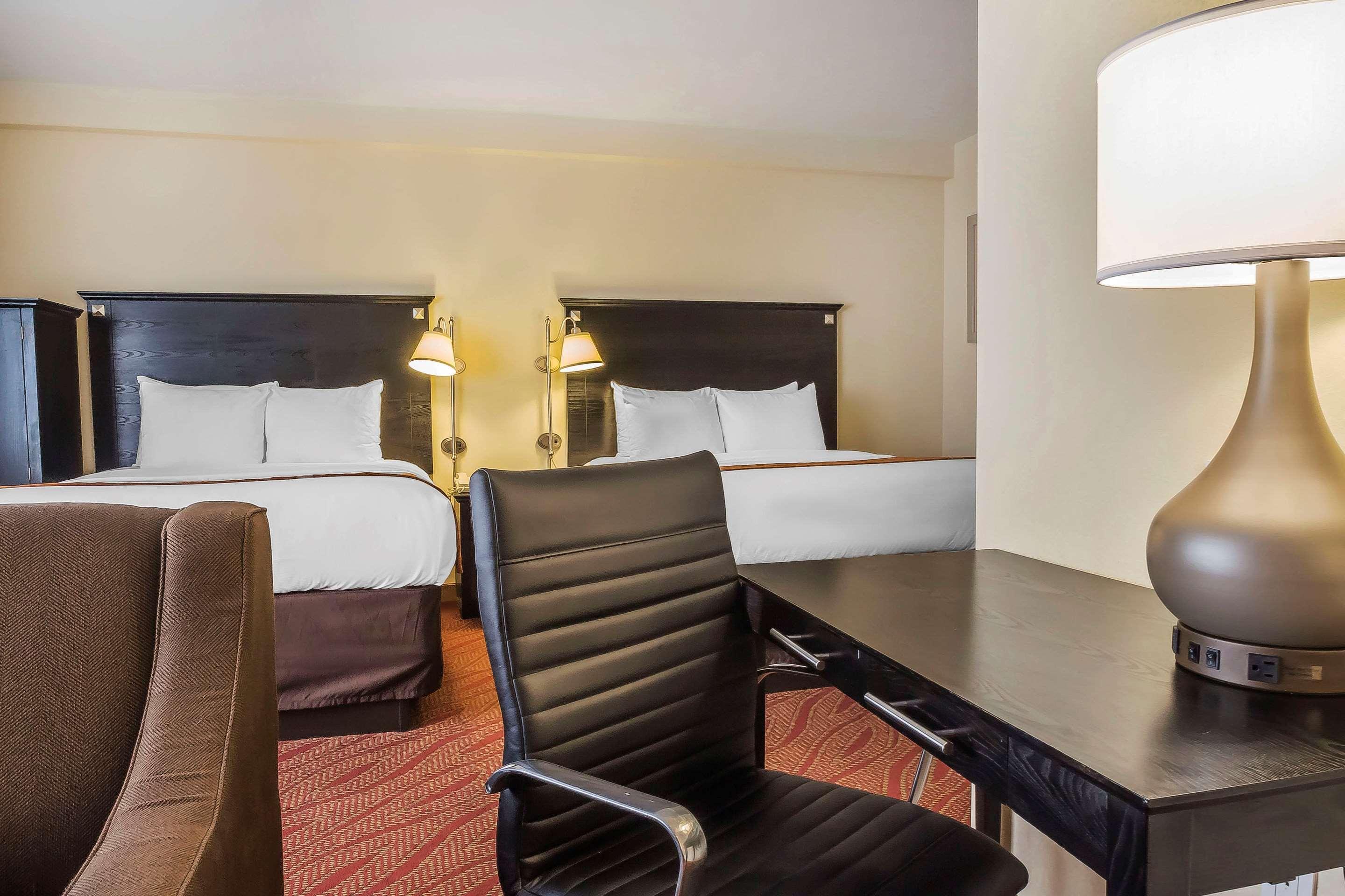Comfort Inn & Suites Laguardia Airport Нью-Йорк Экстерьер фото