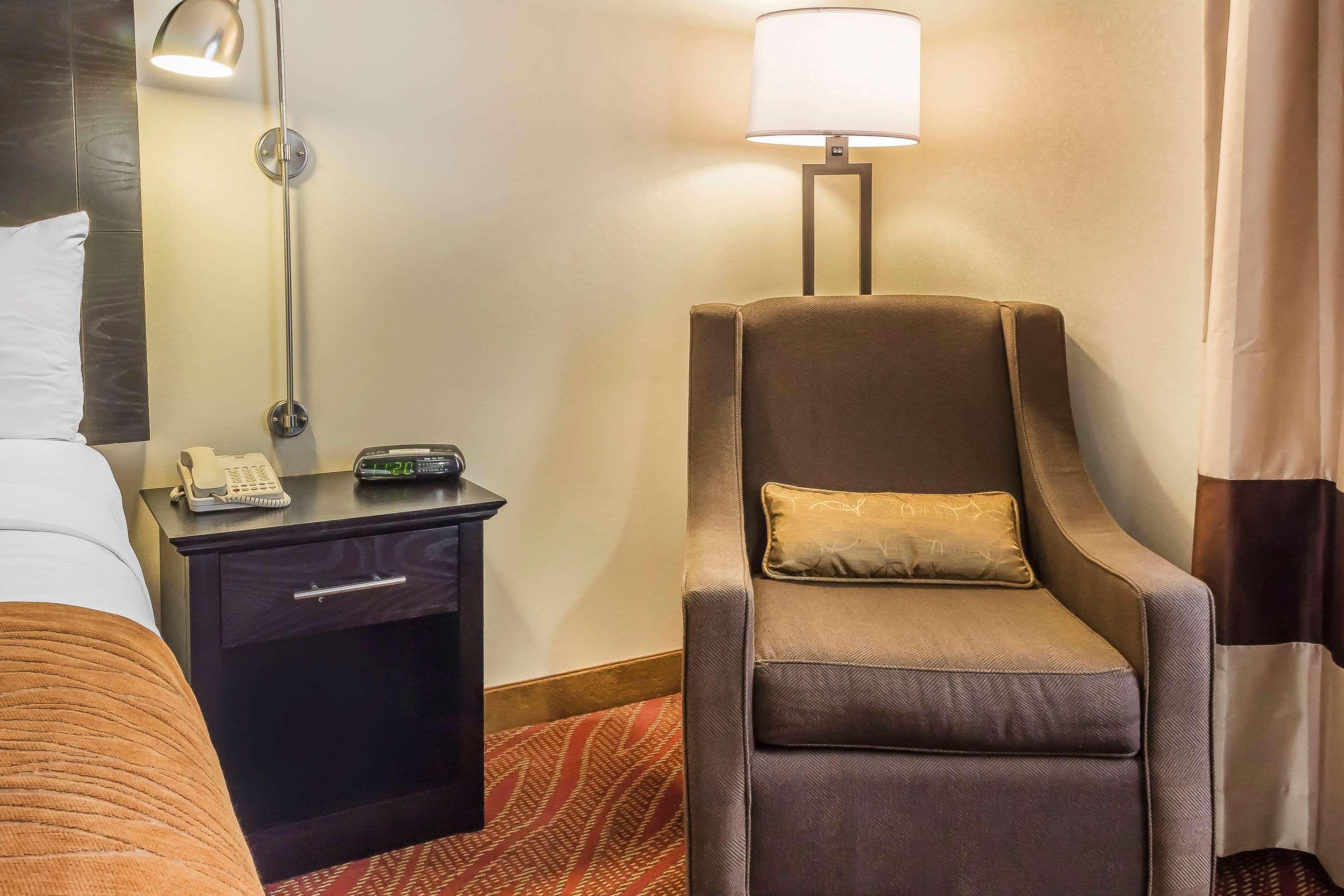 Comfort Inn & Suites Laguardia Airport Нью-Йорк Экстерьер фото