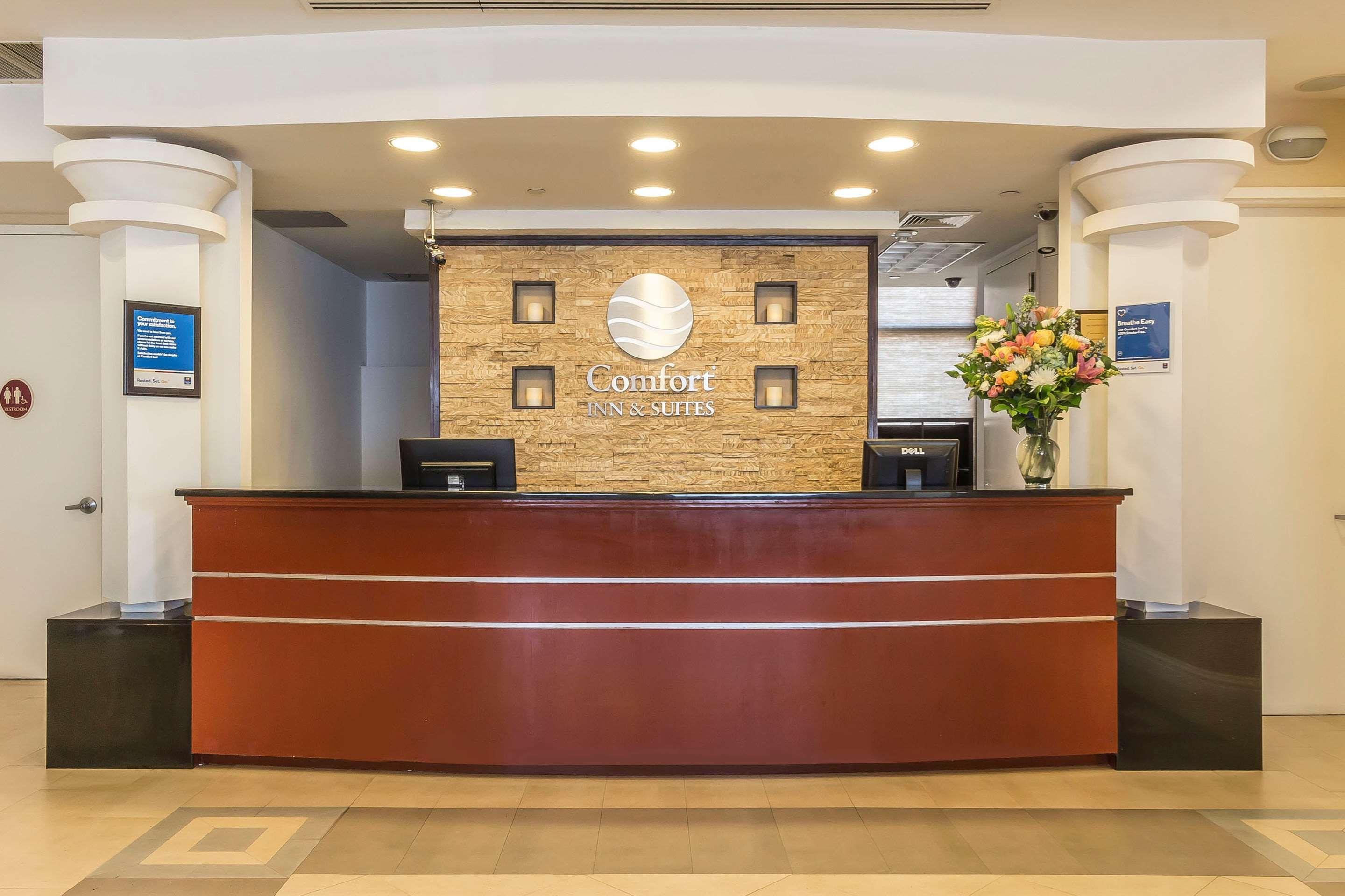Comfort Inn & Suites Laguardia Airport Нью-Йорк Экстерьер фото