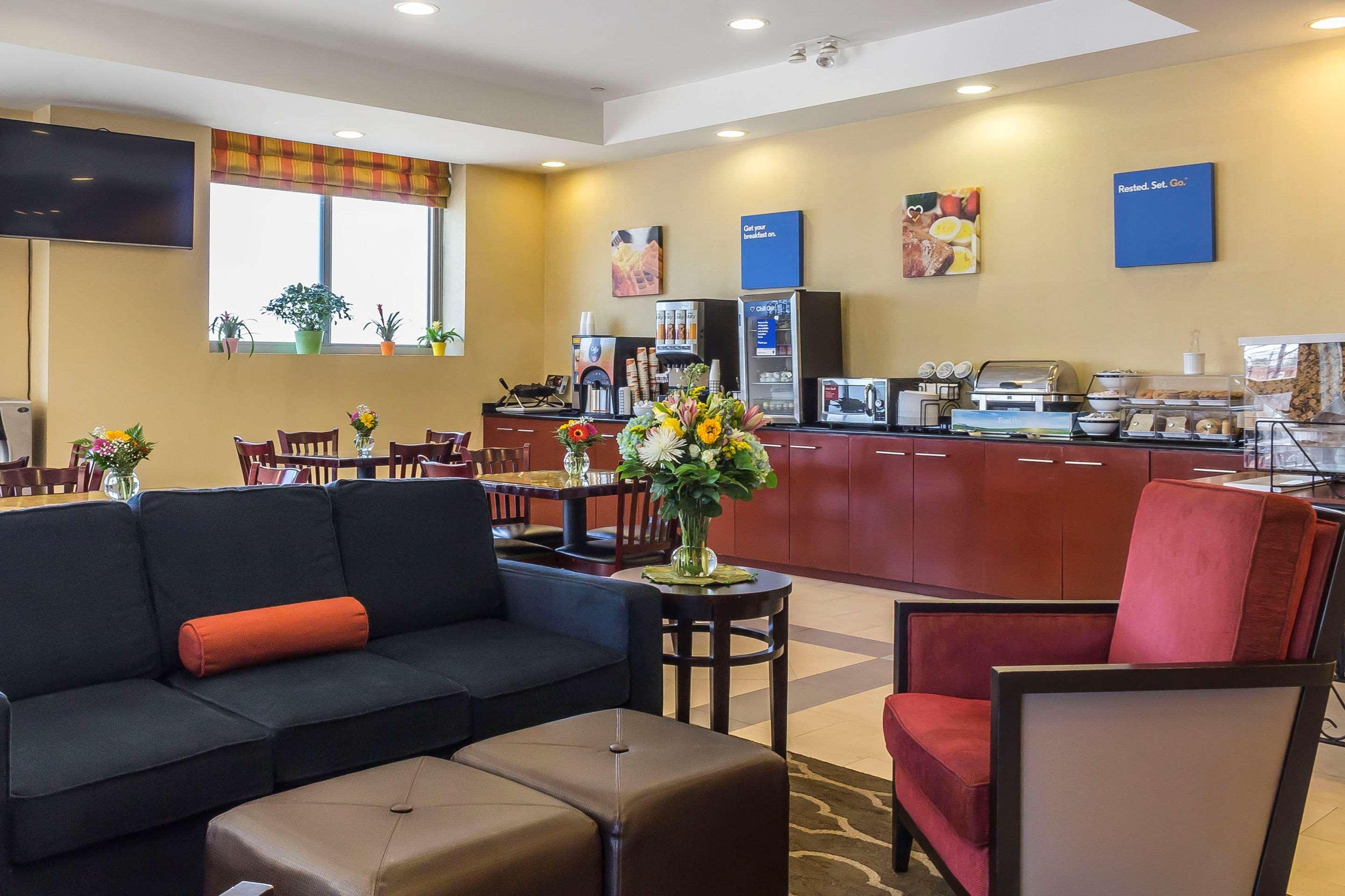 Comfort Inn & Suites Laguardia Airport Нью-Йорк Экстерьер фото