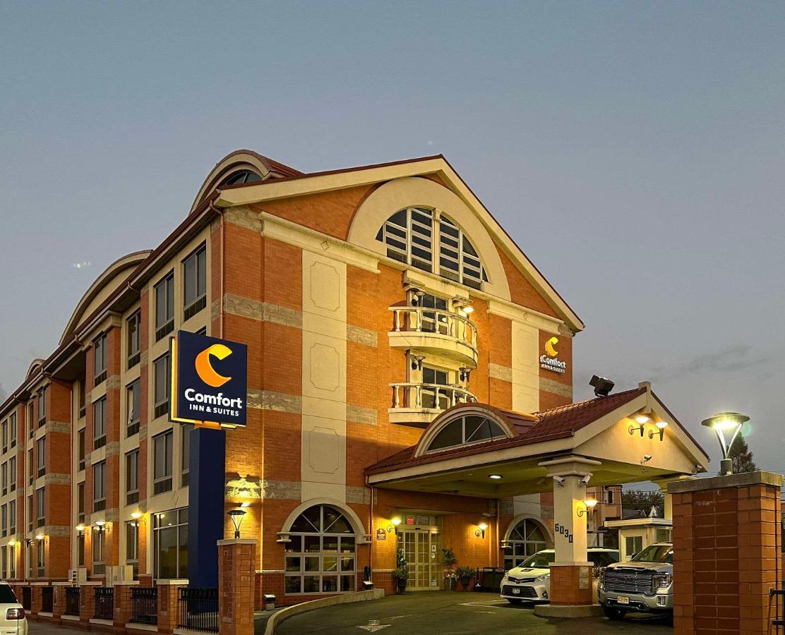 Comfort Inn & Suites Laguardia Airport Нью-Йорк Экстерьер фото
