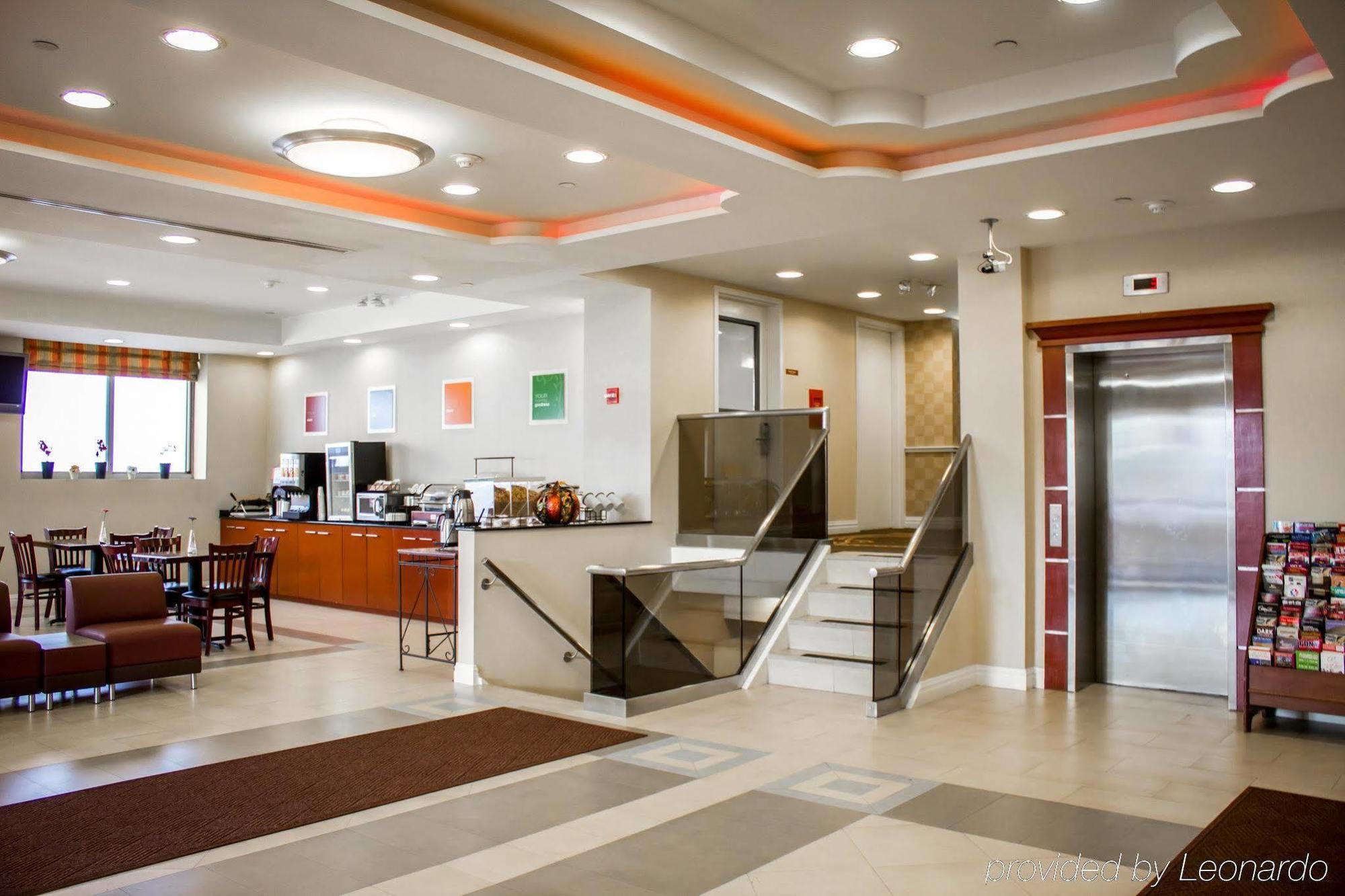 Comfort Inn & Suites Laguardia Airport Нью-Йорк Экстерьер фото